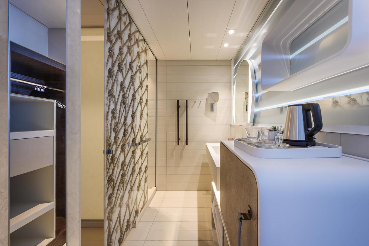 Port Tower By Isrotel Design Tel Aviv Exterior foto